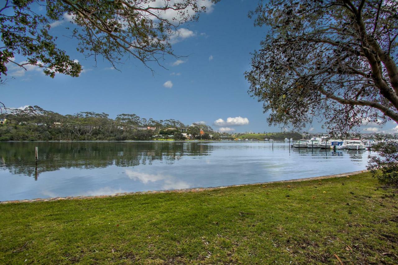 Hybiscus Waterfront Apartments Lakes Entrance Extérieur photo