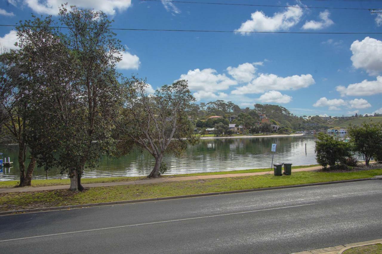 Hybiscus Waterfront Apartments Lakes Entrance Extérieur photo