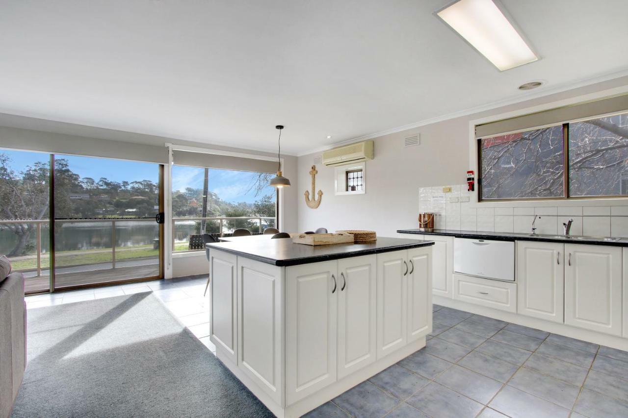 Hybiscus Waterfront Apartments Lakes Entrance Extérieur photo
