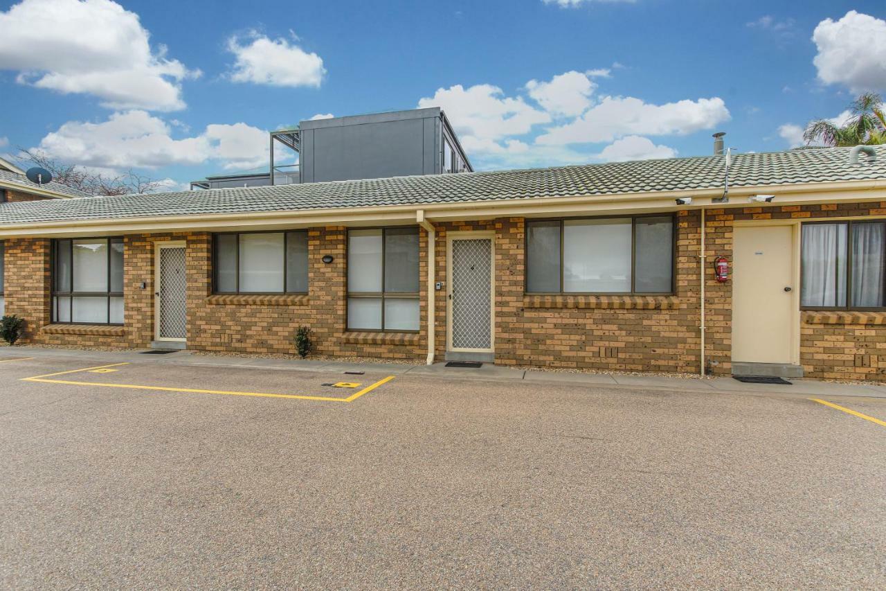 Hybiscus Waterfront Apartments Lakes Entrance Extérieur photo