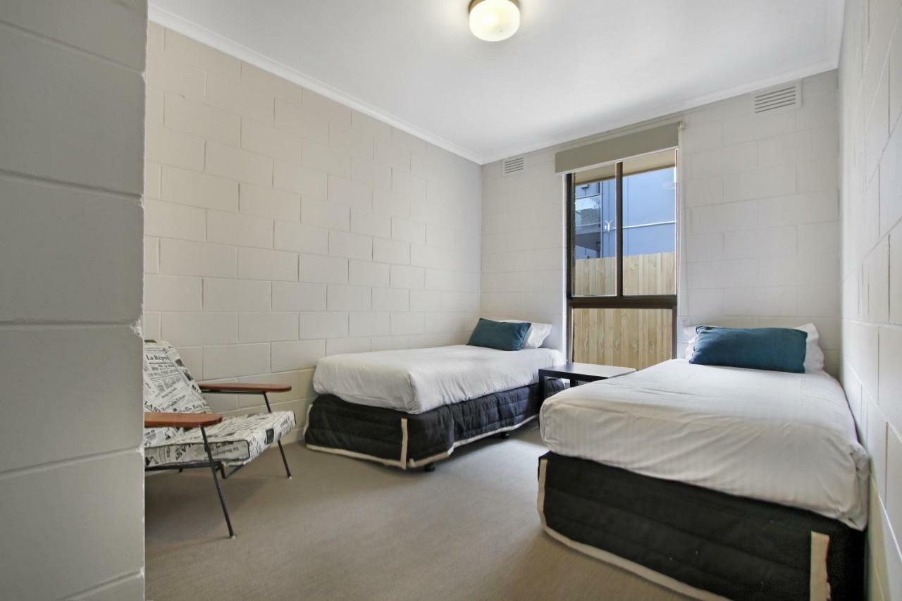 Hybiscus Waterfront Apartments Lakes Entrance Extérieur photo