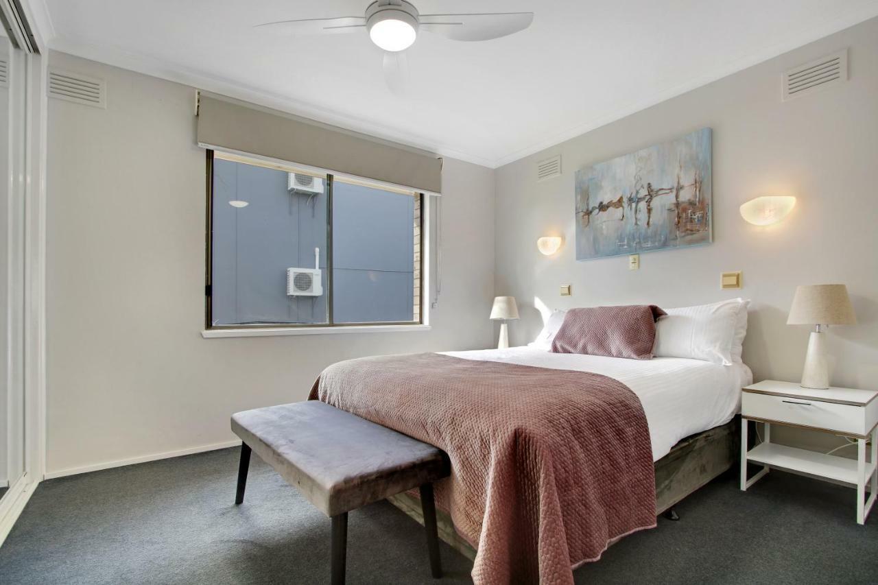 Hybiscus Waterfront Apartments Lakes Entrance Extérieur photo