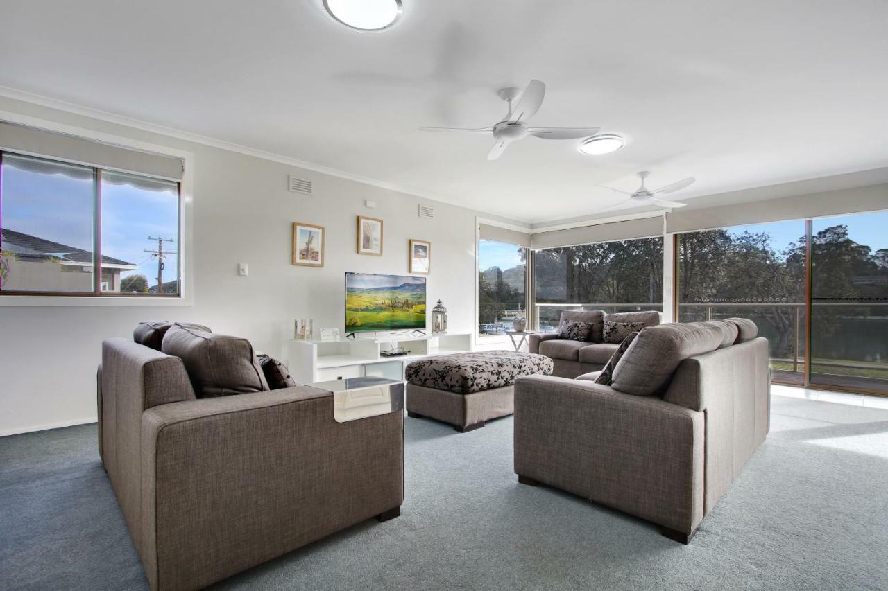 Hybiscus Waterfront Apartments Lakes Entrance Extérieur photo